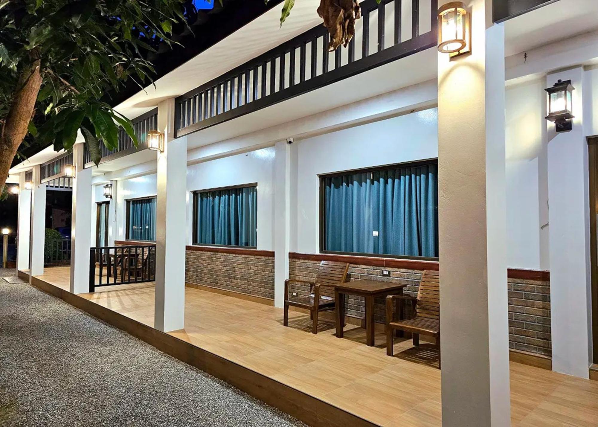 Sanaepatan Home Resort - เสน่ห์ป่าตาล โฮม รีสอร์ต Ban Buak Khang Bagian luar foto