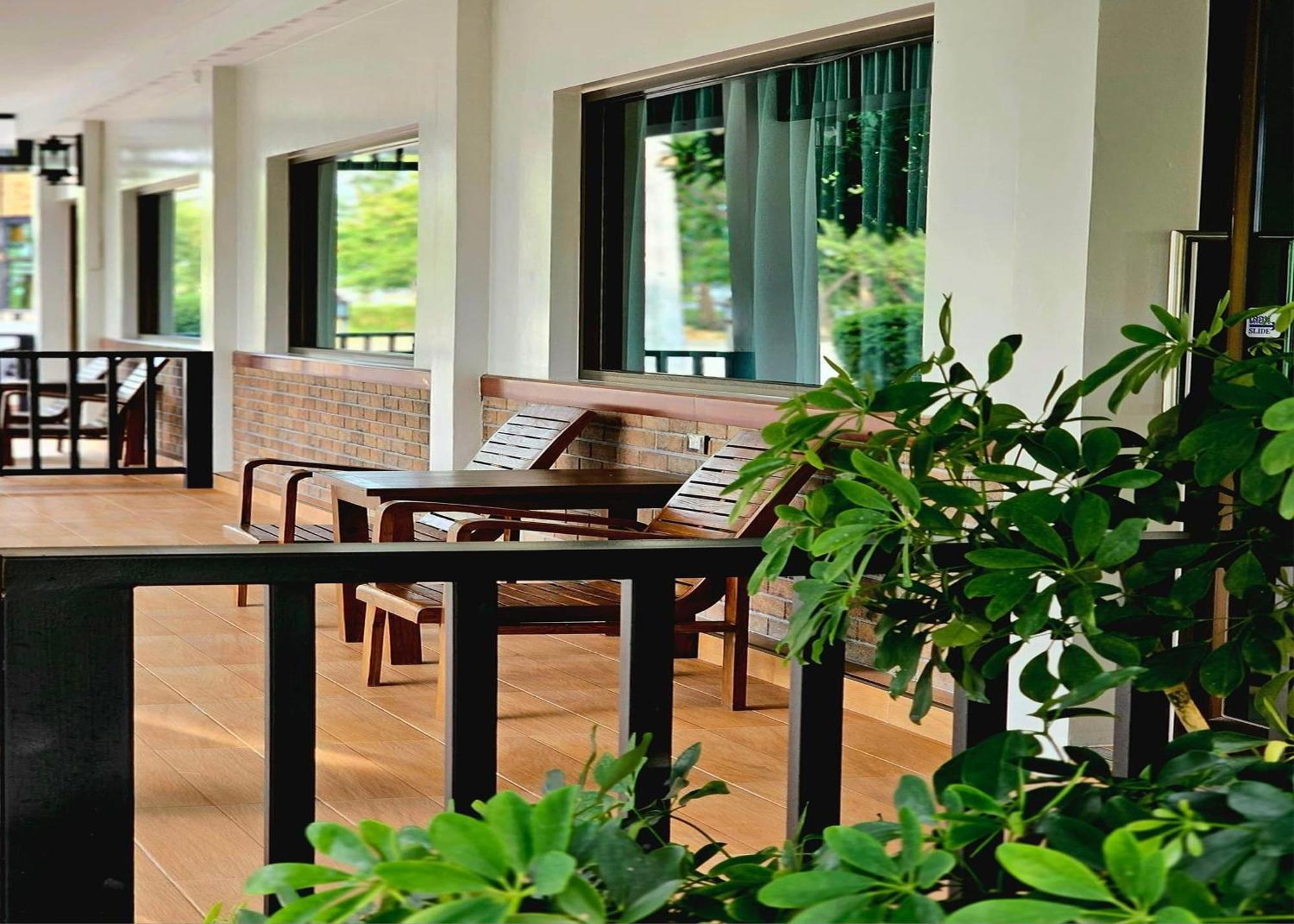 Sanaepatan Home Resort - เสน่ห์ป่าตาล โฮม รีสอร์ต Ban Buak Khang Bagian luar foto