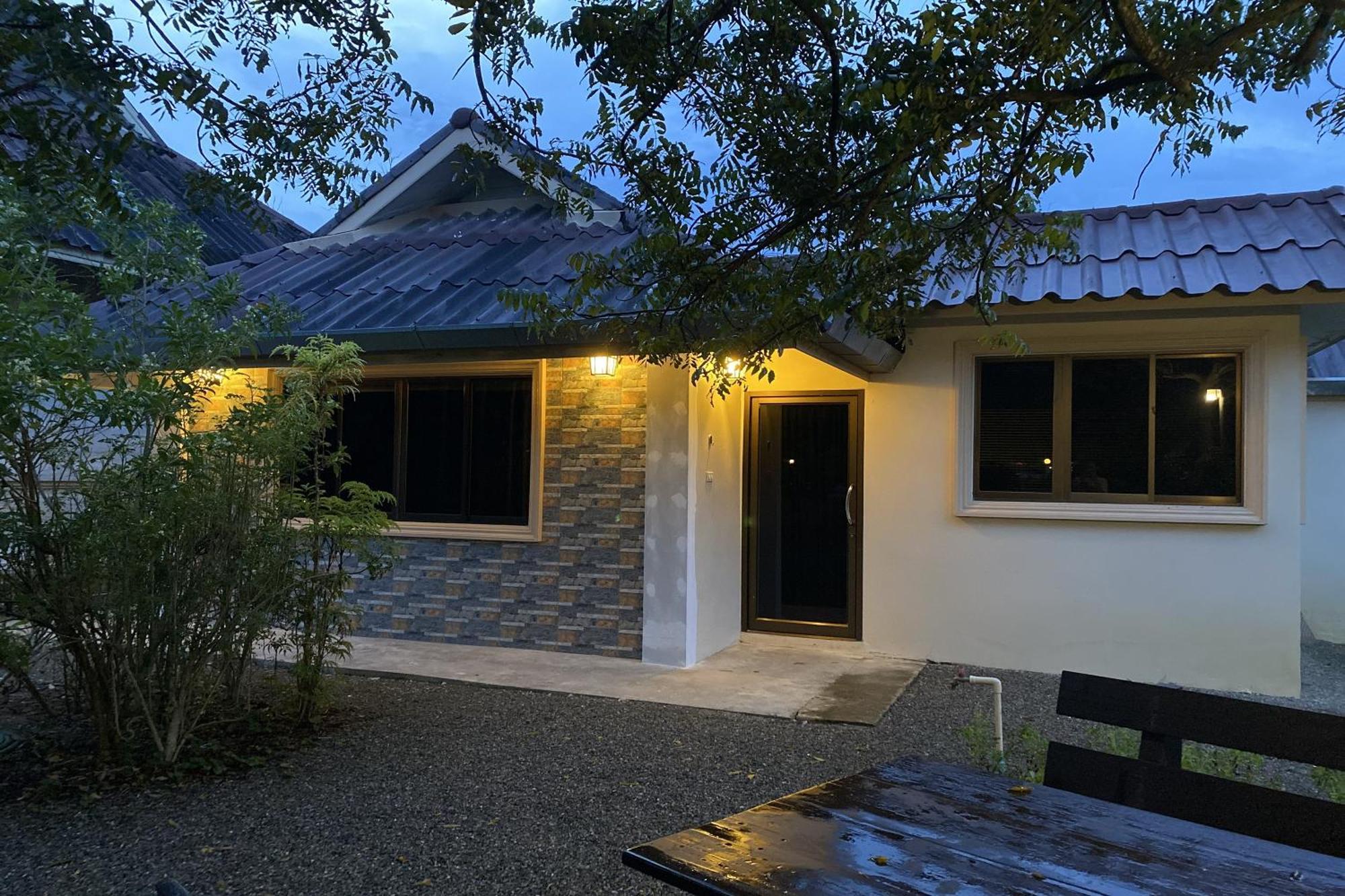 Sanaepatan Home Resort - เสน่ห์ป่าตาล โฮม รีสอร์ต Ban Buak Khang Bagian luar foto